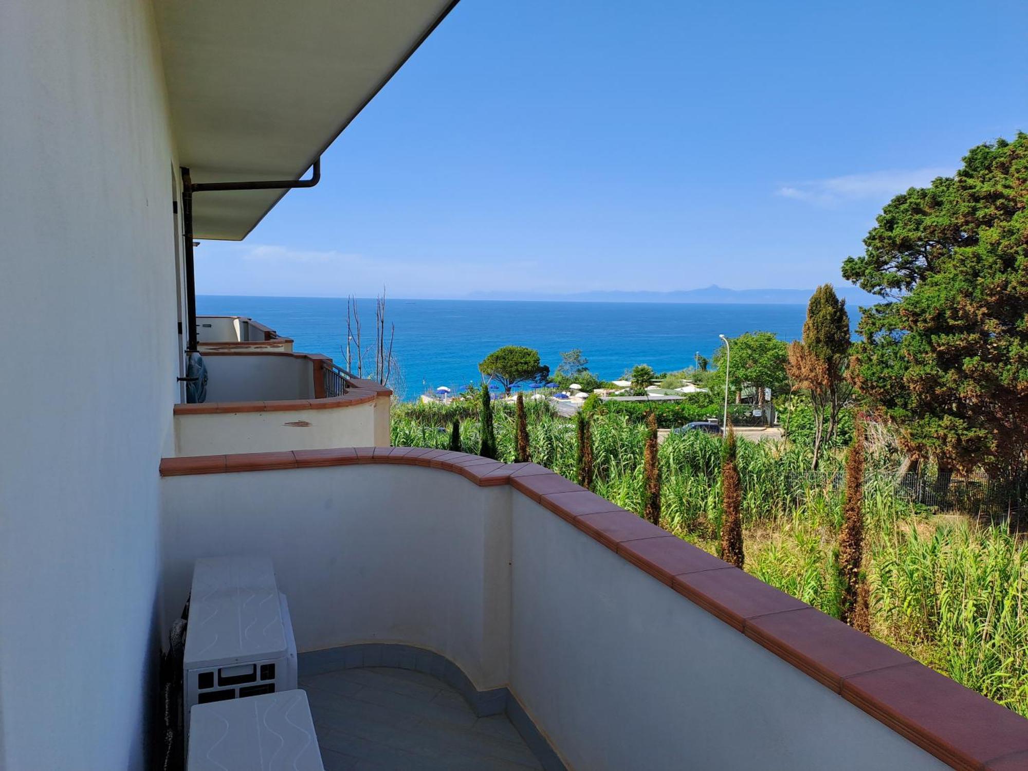 Apartamento Terrazza Michelino Parghelia Exterior foto